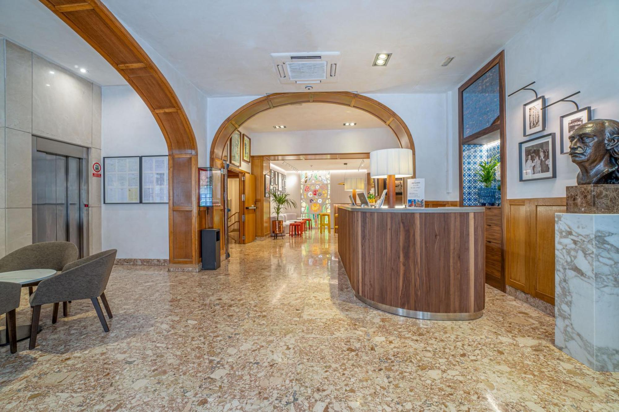 Hotel Duran Figueres  Exterior photo