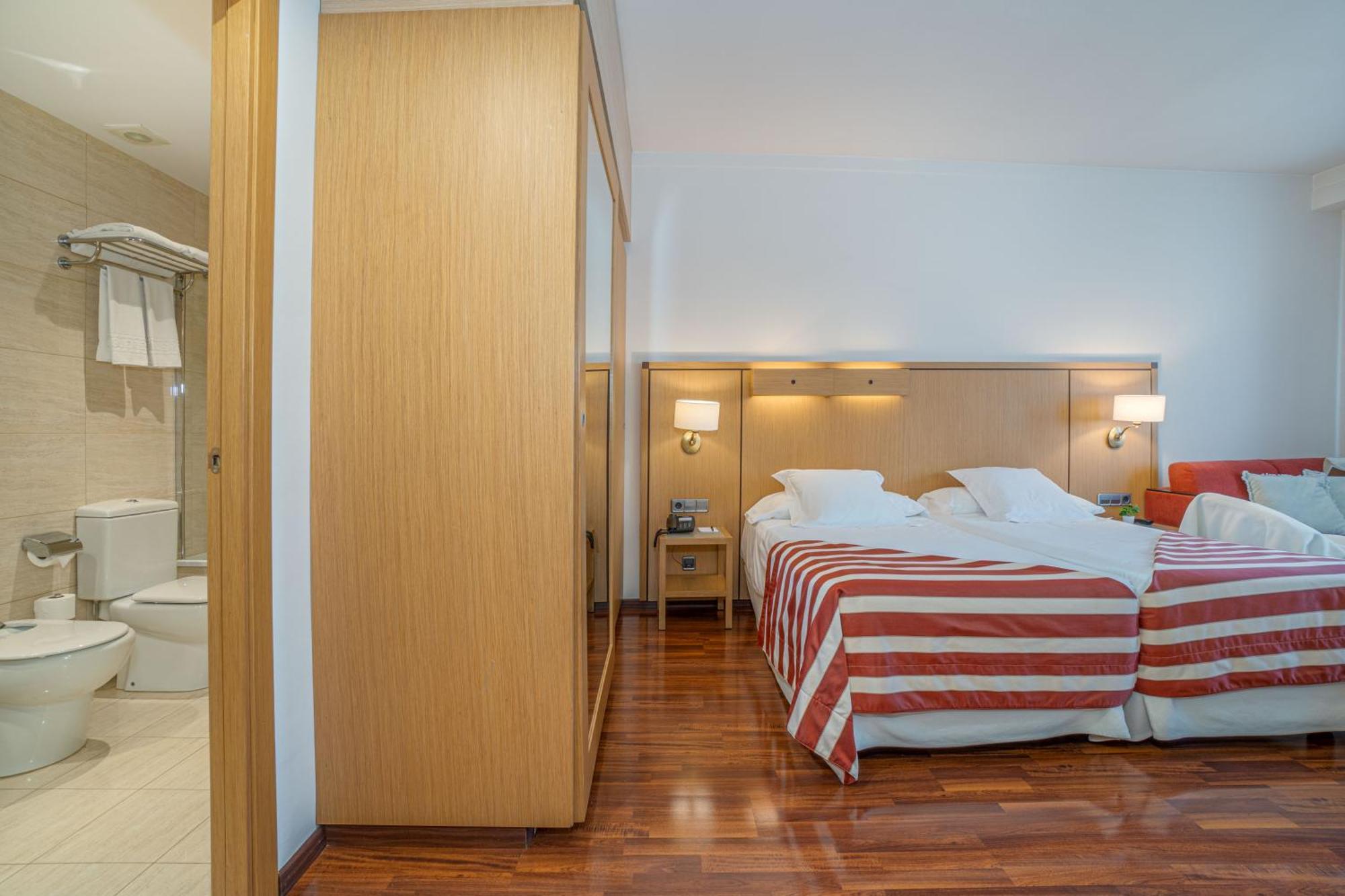 Hotel Duran Figueres  Exterior photo